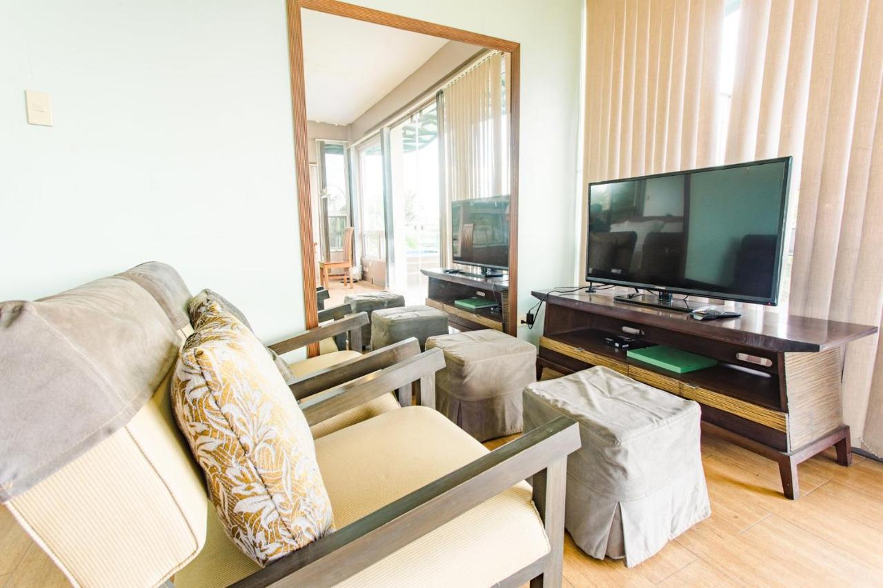 The Park - Silang Hotel Bagian luar foto