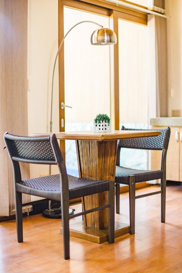 The Park - Silang Hotel Bagian luar foto